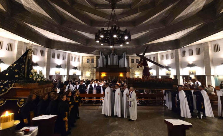 El Santo Encuentro se queda a resguardo en el Templo Nuevo de Sanxenxo