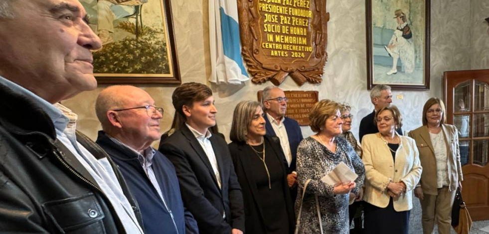 Los hermanos Juan y José Paz Pérez reciben un emotivo homenaje póstumo por su contribución al Centro Recreativo de Artes y la parroquia