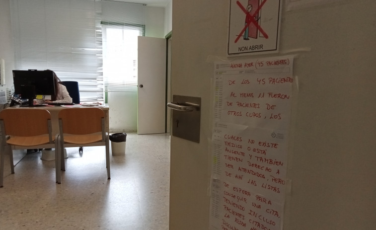 Trabajadores del centro de salud de Ribeira se concentrarán para exigir solución a la falta de médicos y demoras en consultas